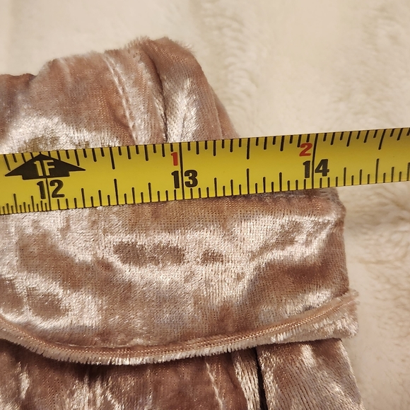 Luxurious crushed velvet joggers champagne colored with shimmer - Picture 7 of 9